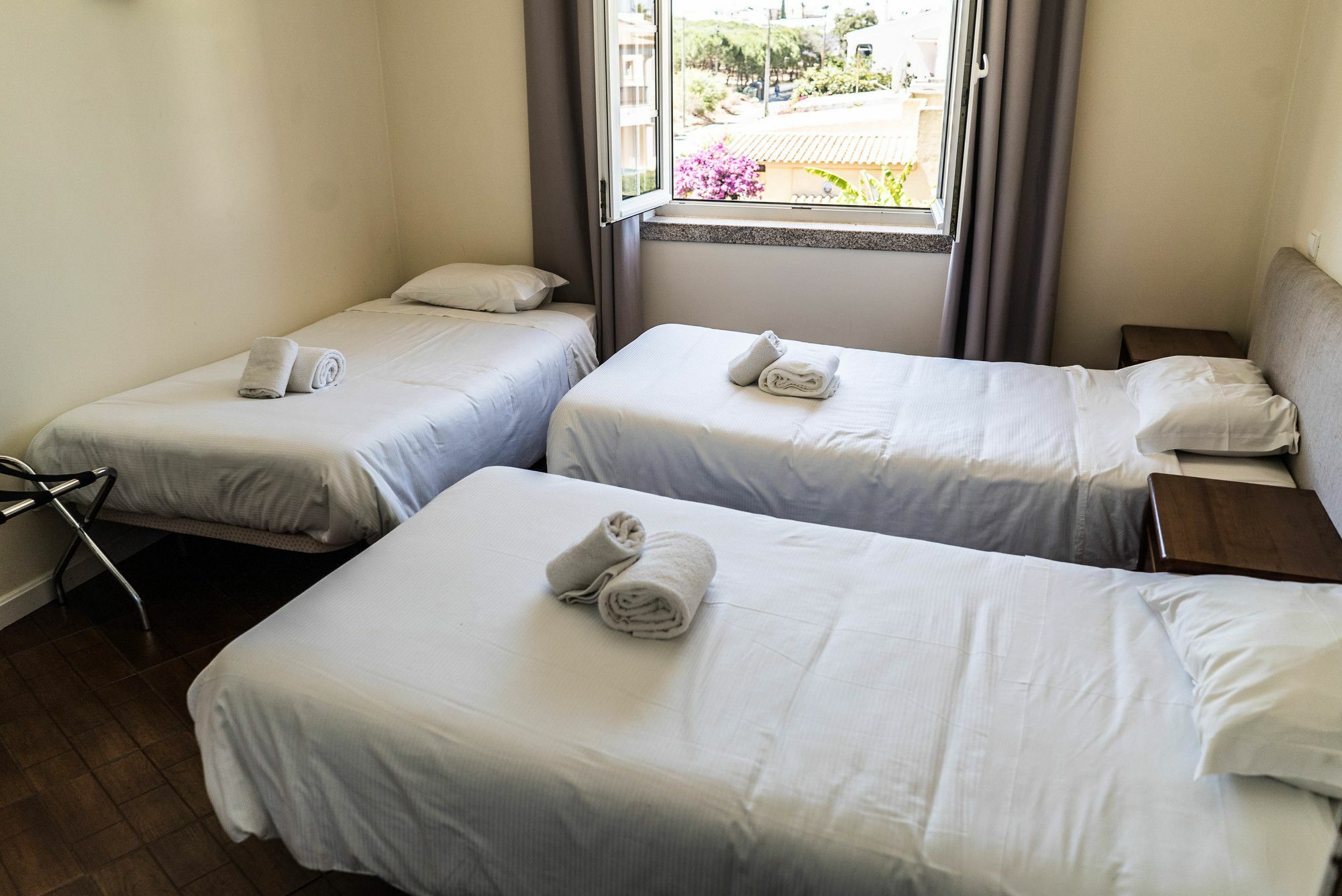 Albufeira Lounge Hostel ภายนอก รูปภาพ